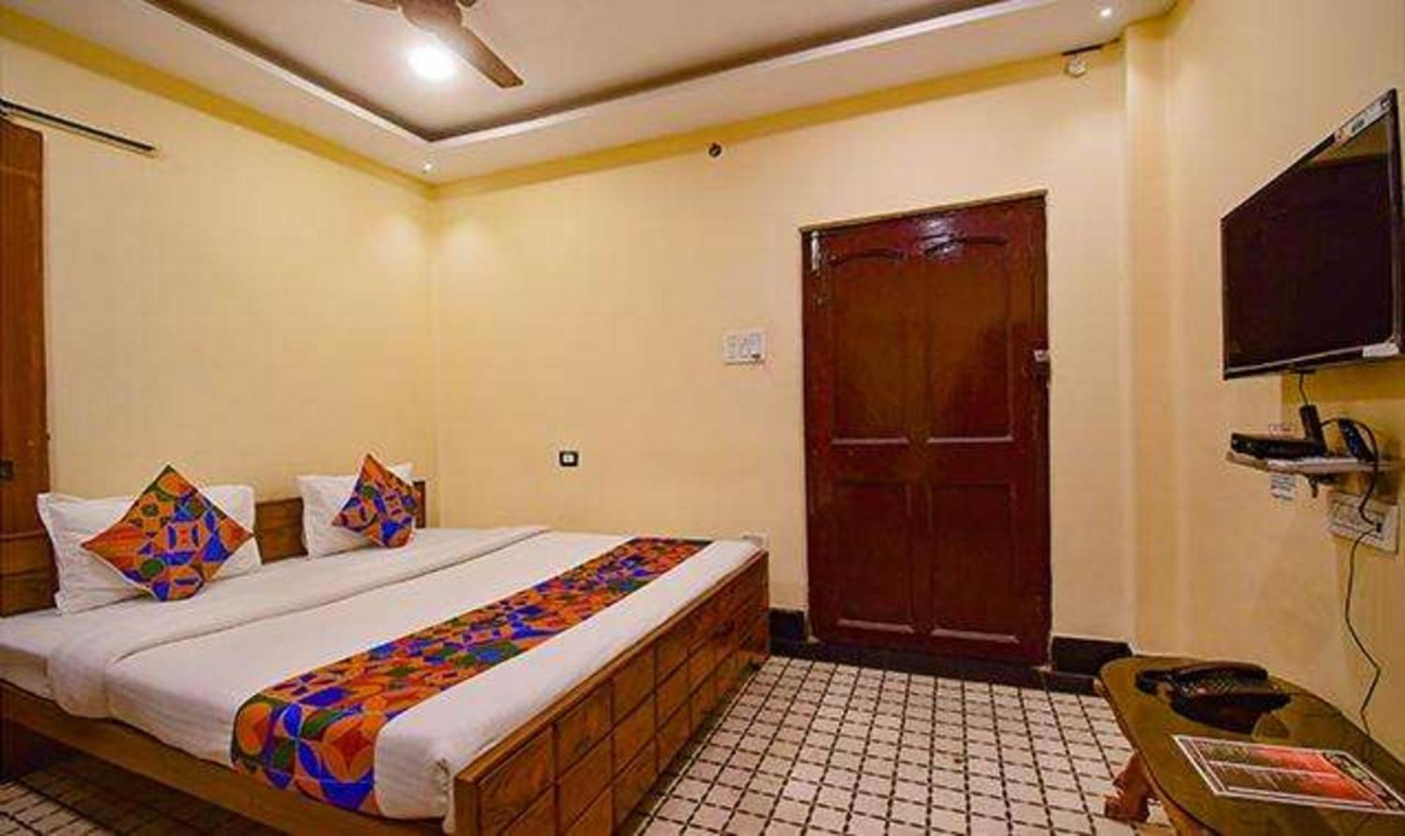Fabexpress Golden Imperial - Nr Gariyahat Market Kolkata Exterior photo
